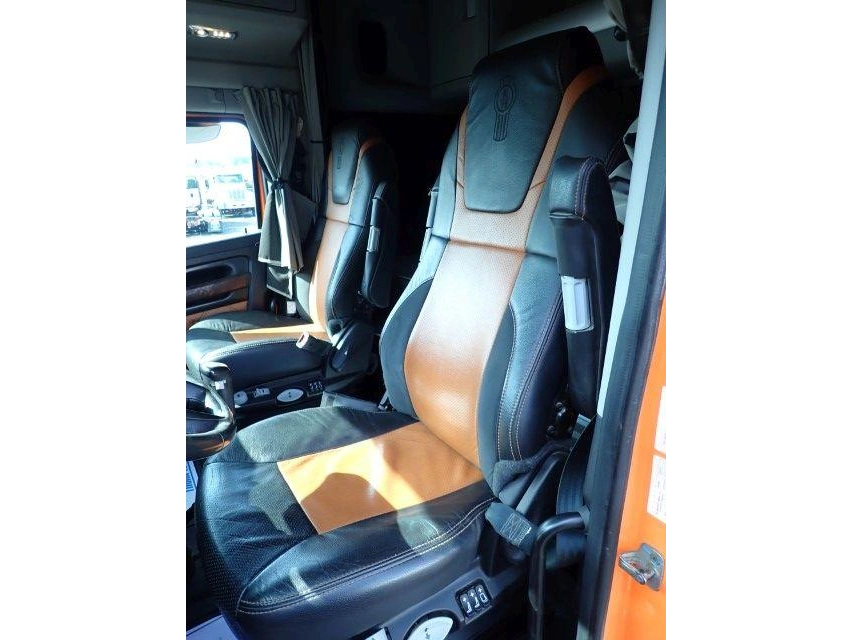 Kenworth W990 2025