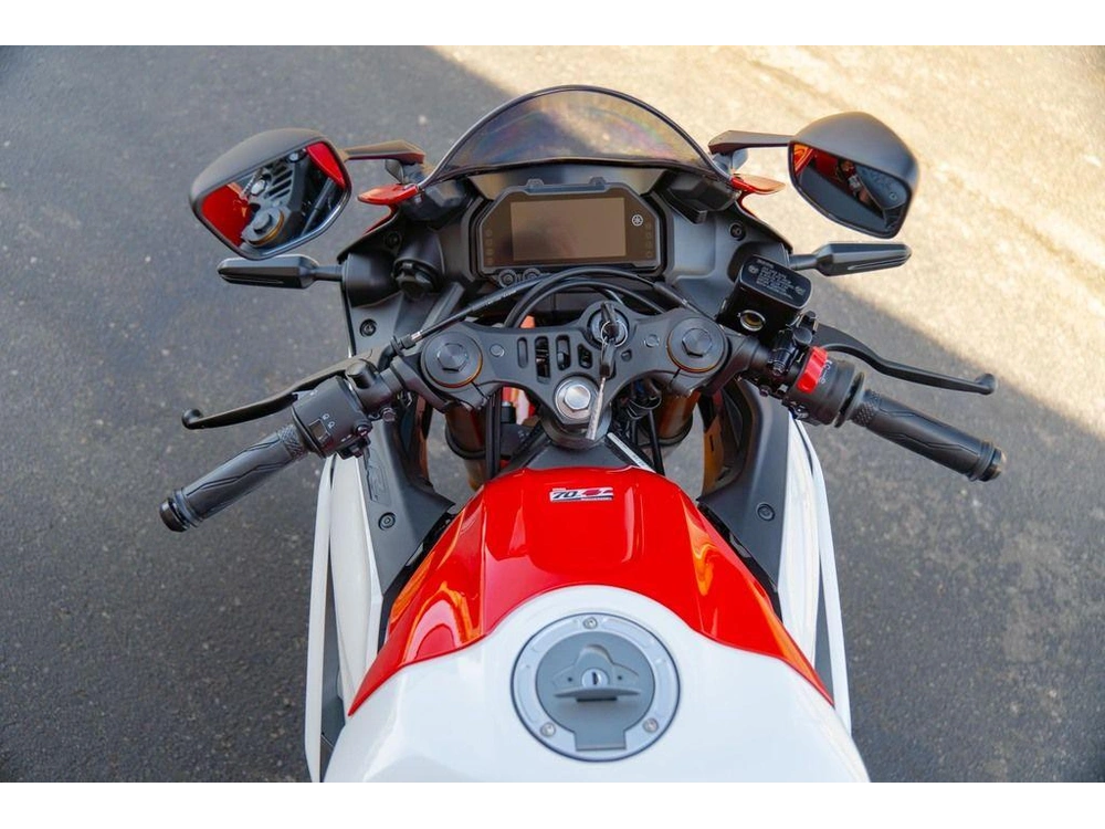 2026 Yamaha Yzf-r3 70th Anniversary Edition alt