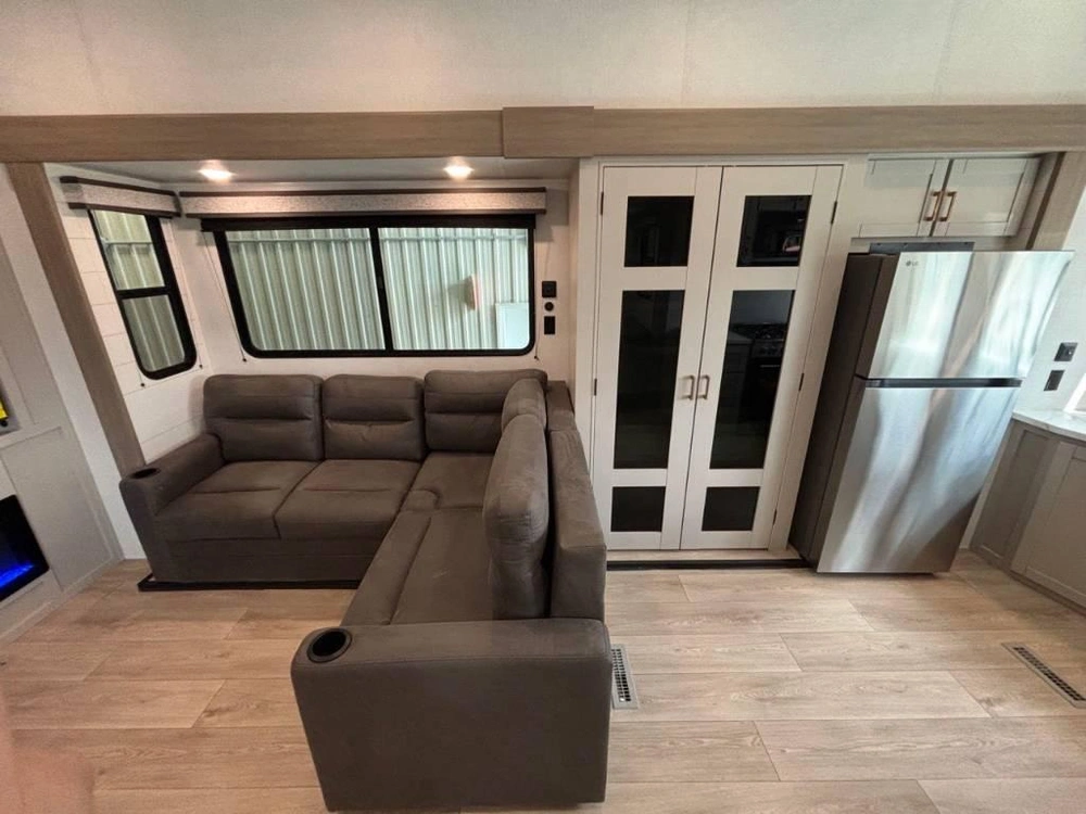 Jayco Jay Flight Bungalow 404loft 2027 alt
