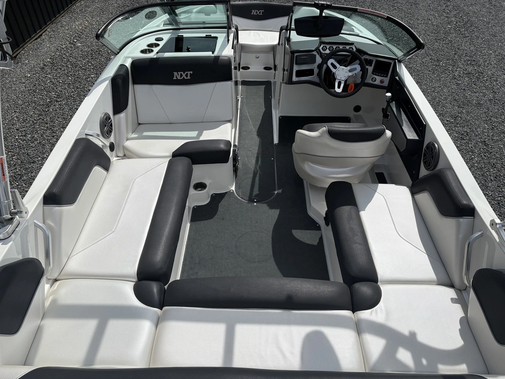 2016 Mastercraft Nxt 20 alt