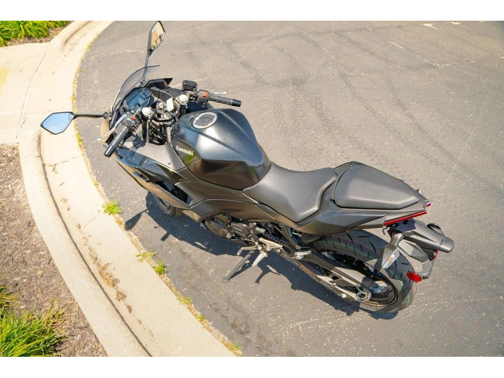 2026 Kawasaki Ninja® 500 alt