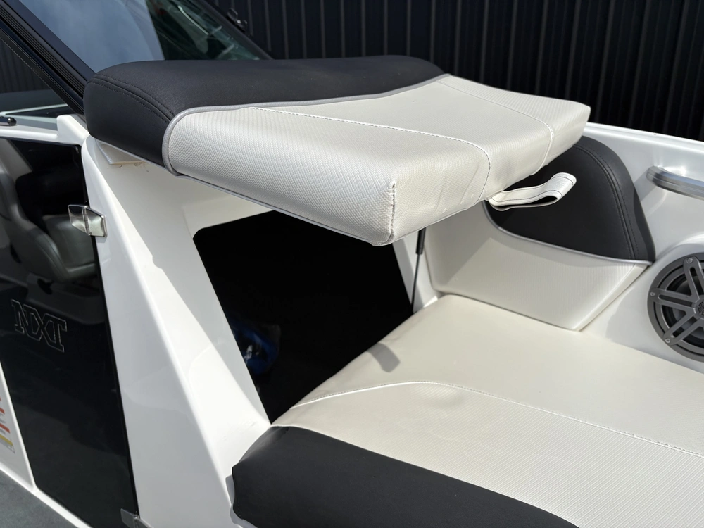 2016 Mastercraft Nxt 20 alt