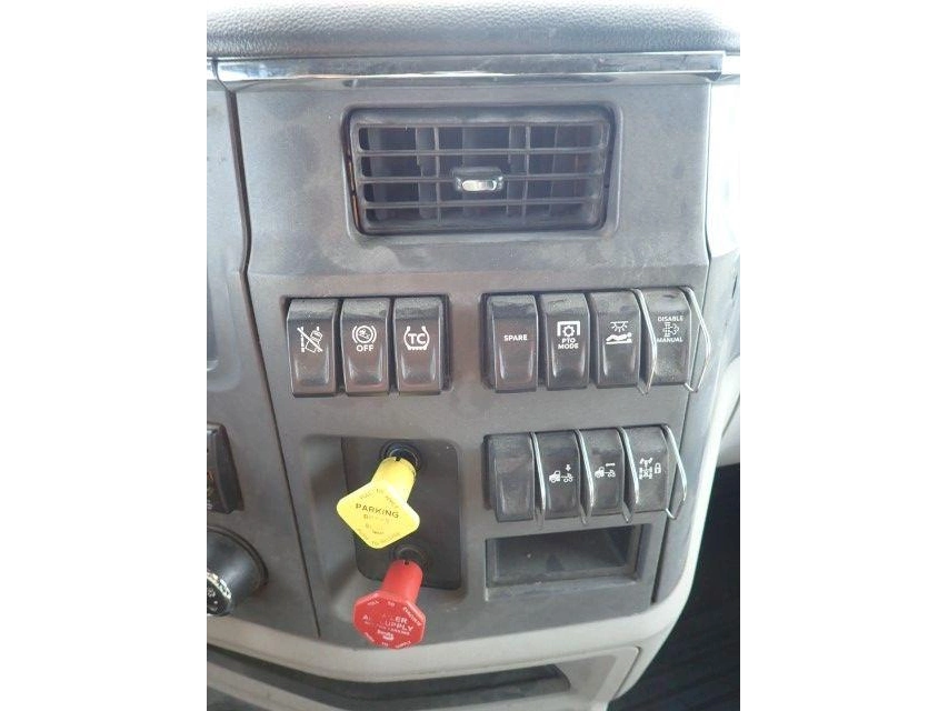 Peterbilt 579 2024