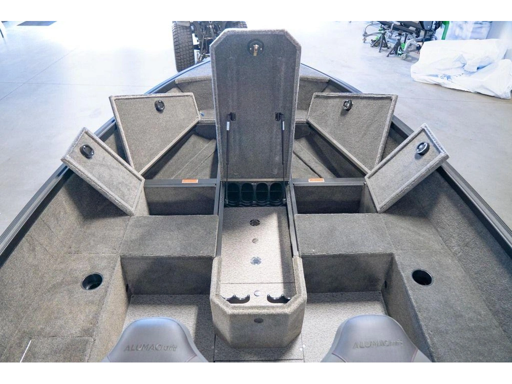 2026 Alumacraft Voyageur 175 Tiller alt