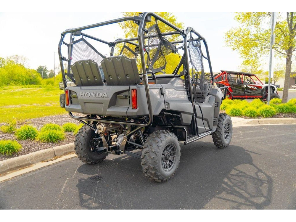 2026 Honda Pioneer 700-4 Forest alt