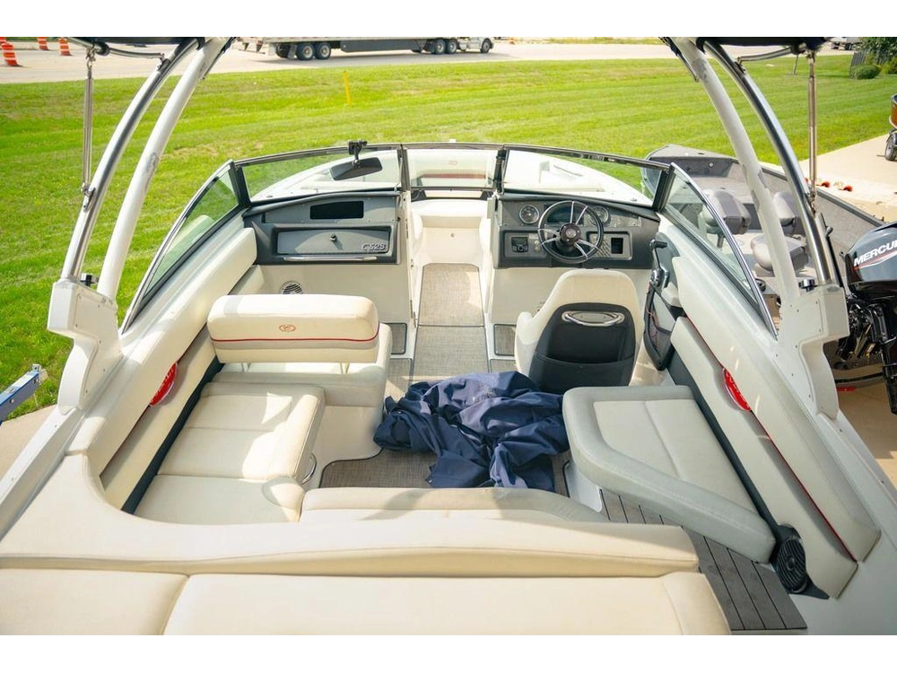 2018 Cobalt Boats Cs23 alt