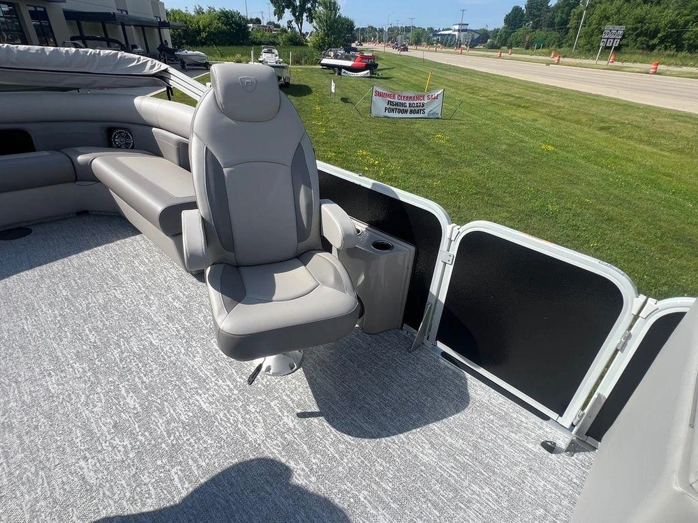 2025 Premier 230 Sunsation Re alt