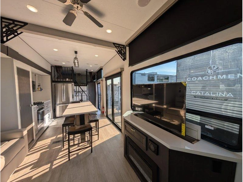 Coachmen Catalina 42condo 2027 alt