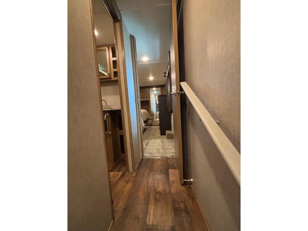 Crossroads Cruiser 322rl 2017 alt