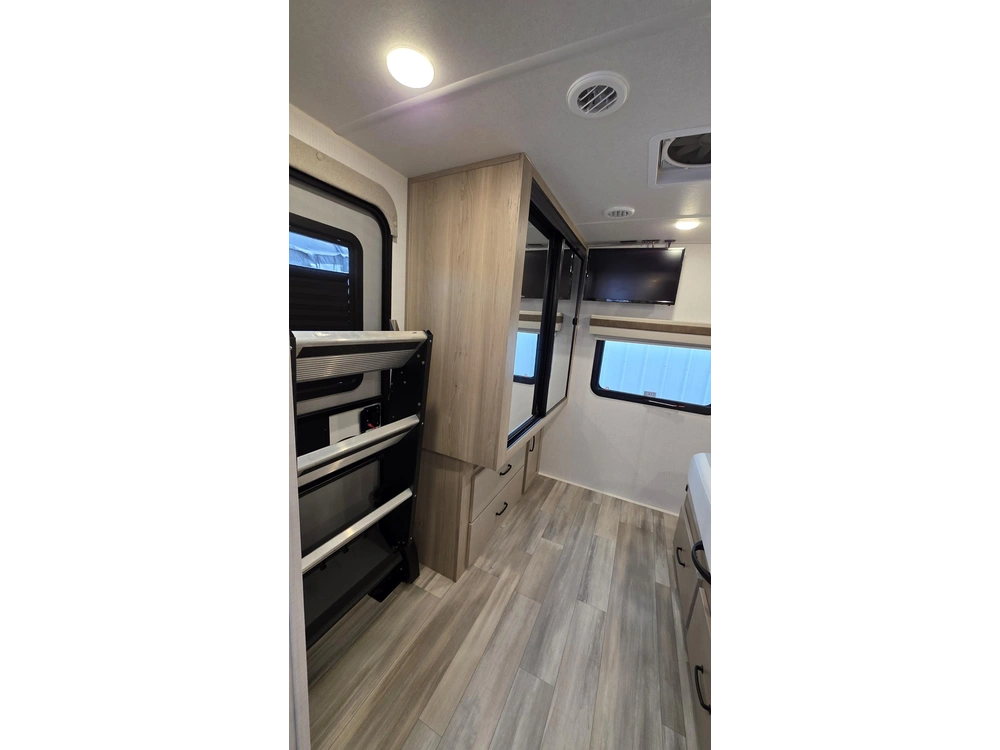 2024 Rockwood Mini Lite 2516s alt