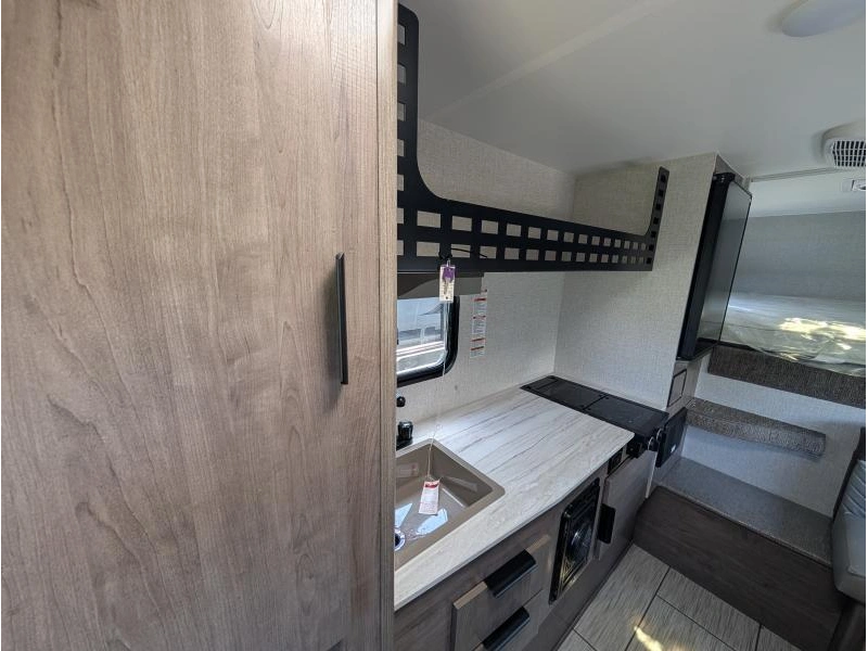 Lance Camper Lance Sq825 2026 alt