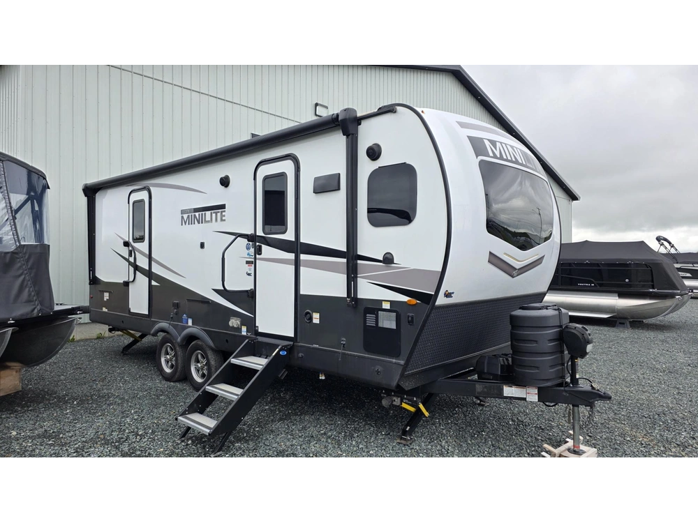 2024 Rockwood Mini Lite 2516s alt