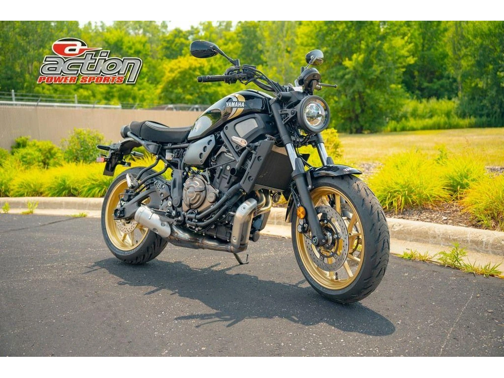 2026 Yamaha Xsr700 alt