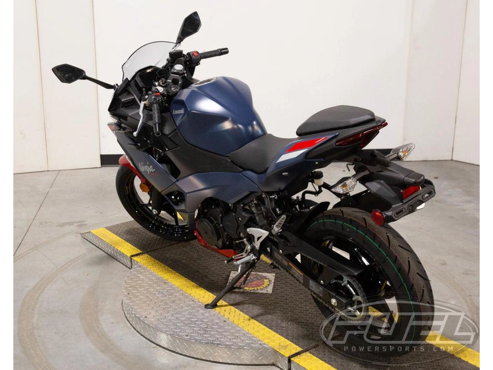2026 Kawasaki Ninja® 500 Abs Metallic Matte Twilight Blue alt