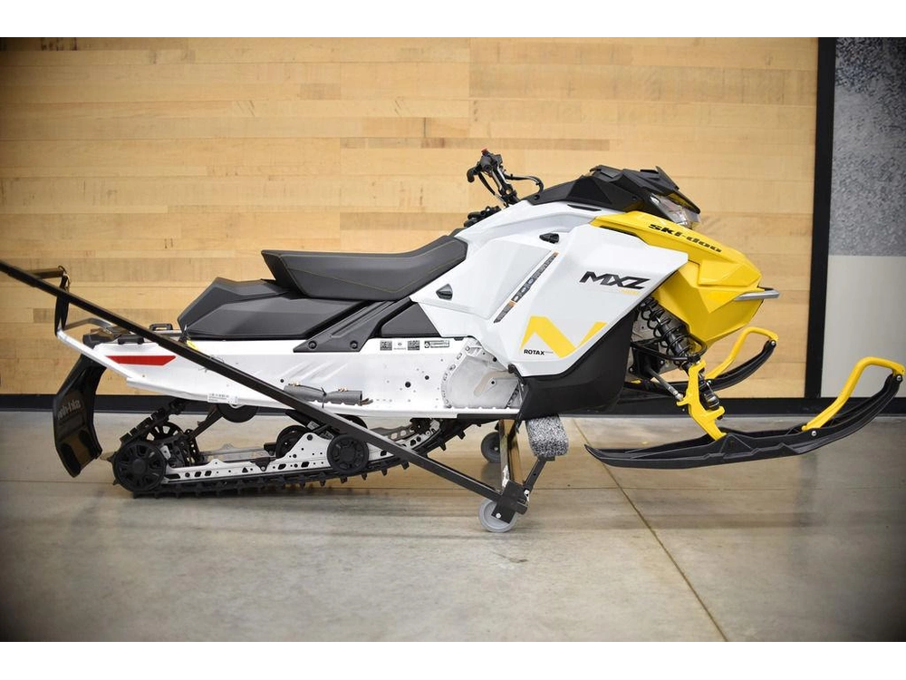 2025 Ski-doo Mxz® Neo® 600 Efi - 40 120 Cobra 1.0 alt