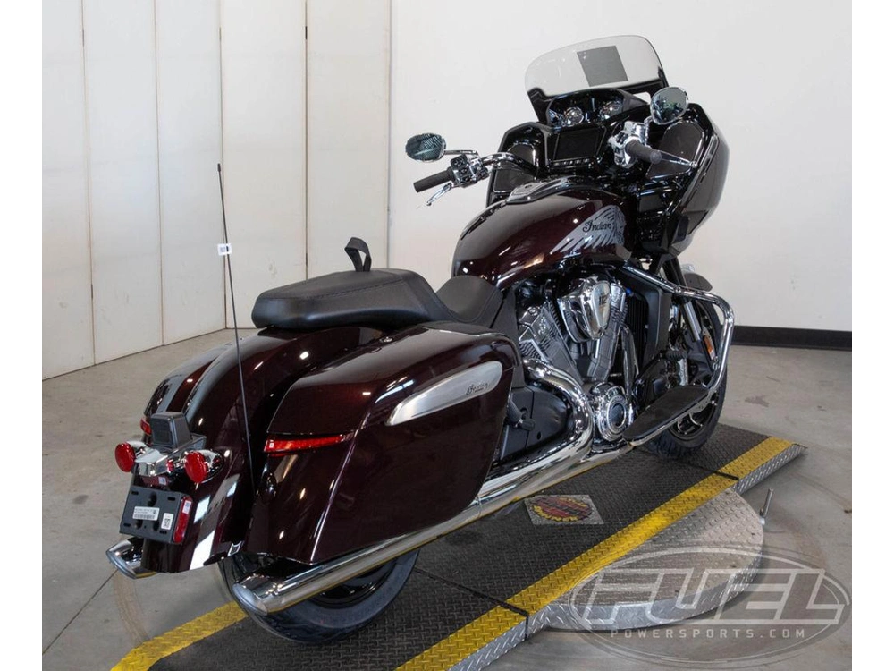 2026 Indian Motorcycle Challenger® Limited 112 Crimson alt
