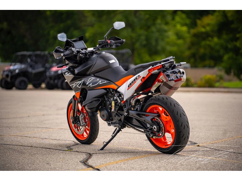 2024 Ktm 890 Smt alt