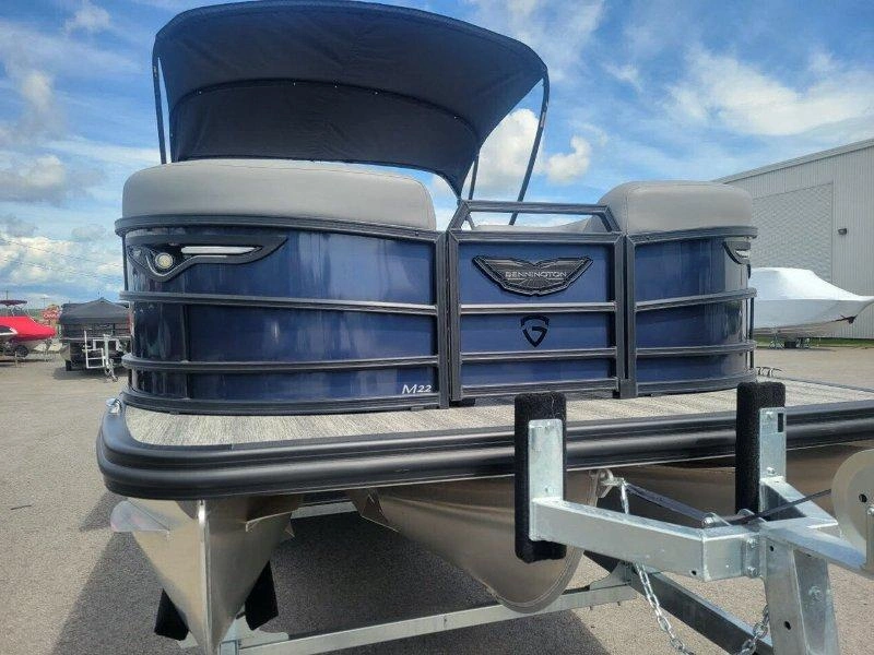 Bennington Marine M22 Swingback Luxe 3t / F200 2025 alt