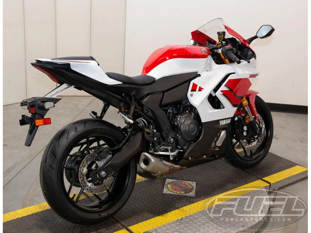 2026 Yamaha Yzf-r7 70th Anniversary Edition alt