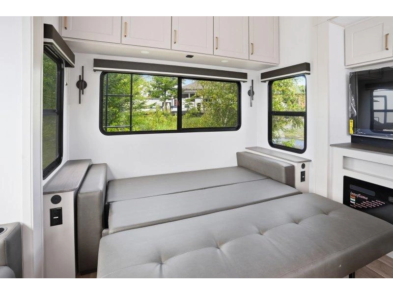 Grand Design Influence 2903rl 2027 alt