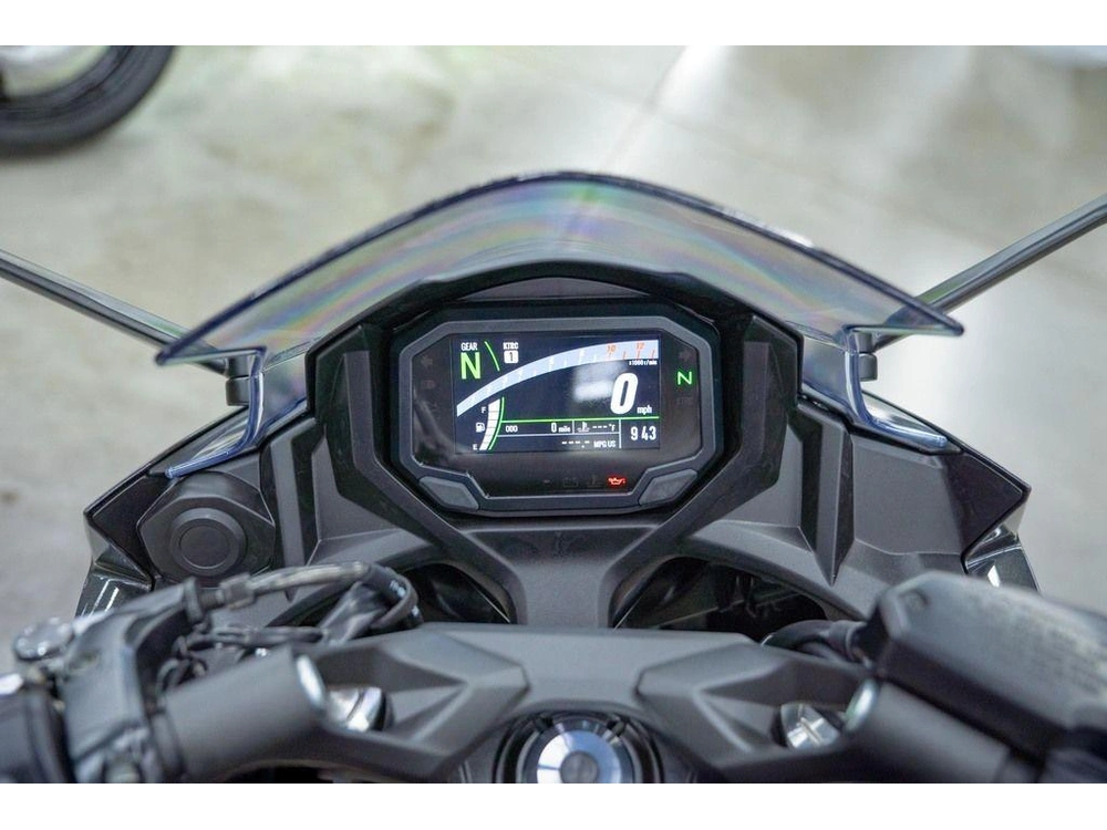 2026 Kawasaki Ninja® 650 alt