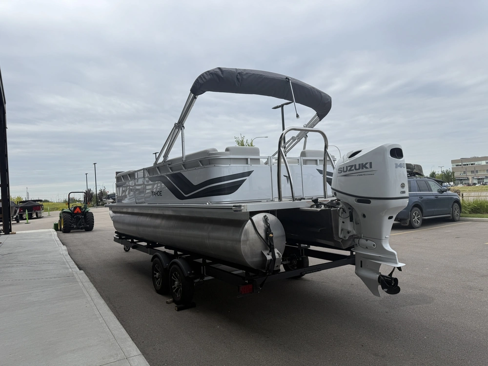 2025 Tahoe 2380ql alt