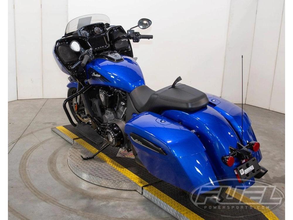 2026 Indian Motorcycle Challenger® Dark Horse® Deep Blue Metallic alt