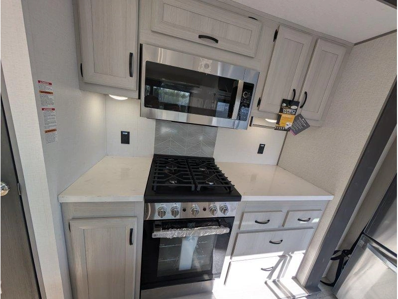 Coachmen Catalina 42condo 2027 alt