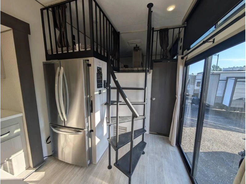 Coachmen Catalina 42condo 2027 alt