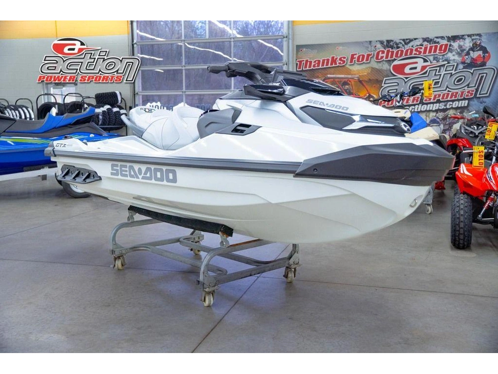 2026 Sea-doo Gtx™ Limited 325 White Pearl Premium alt