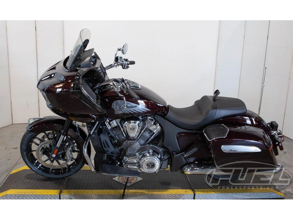 2026 Indian Motorcycle Challenger® Limited 112 Crimson alt