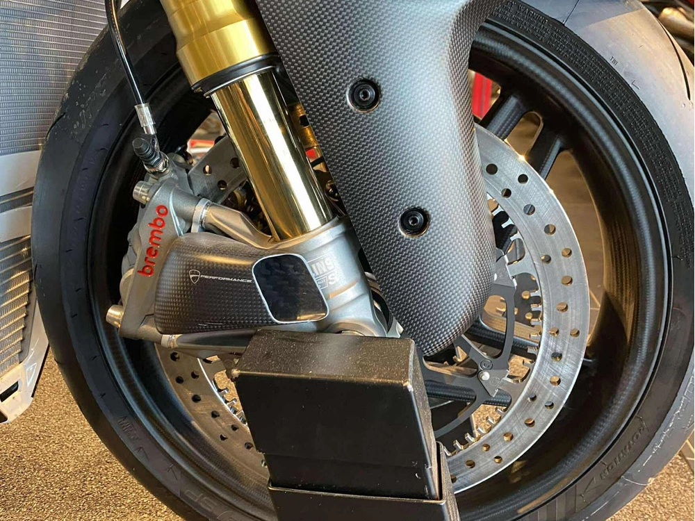 Ducati Panigale V4 Tricolore + 5000$ En Accessoires Ou Vêtements 2025 alt