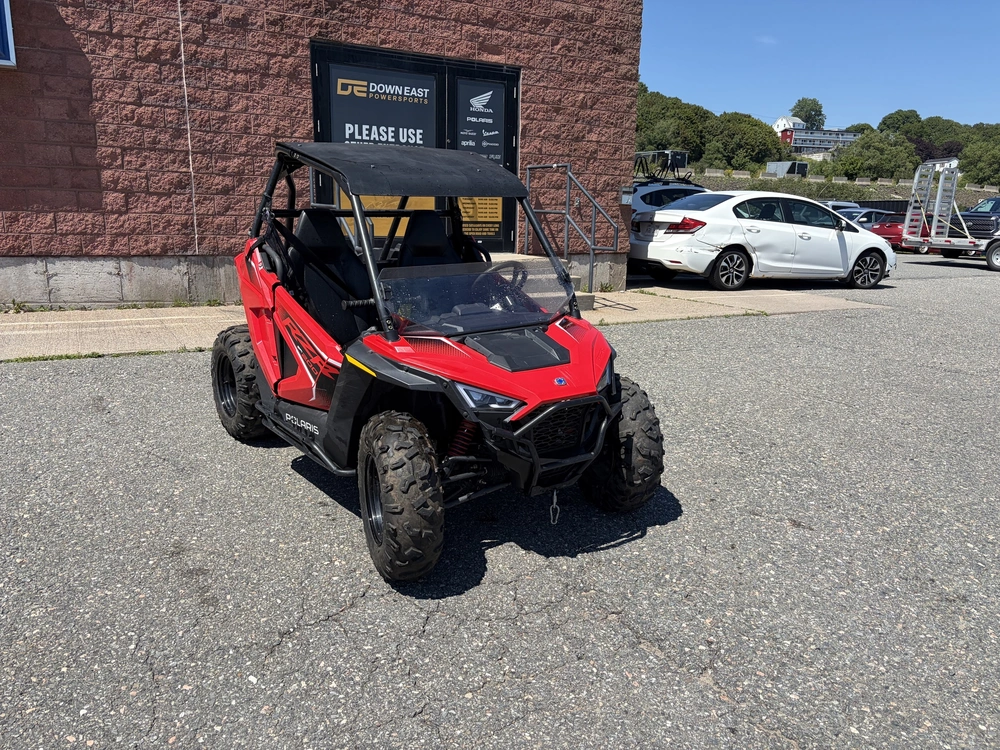 2025 Polaris Rzr 200 Efi - Indy Red alt
