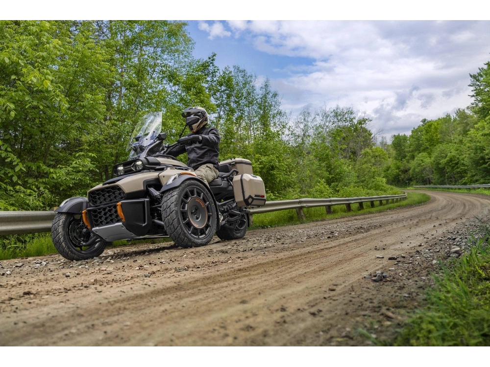 2027 Can-am Canyon Redrock alt