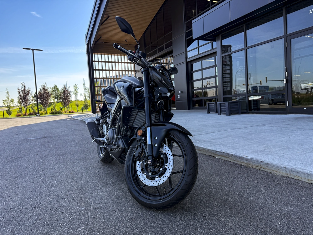 2025 Yamaha Mt-03 alt