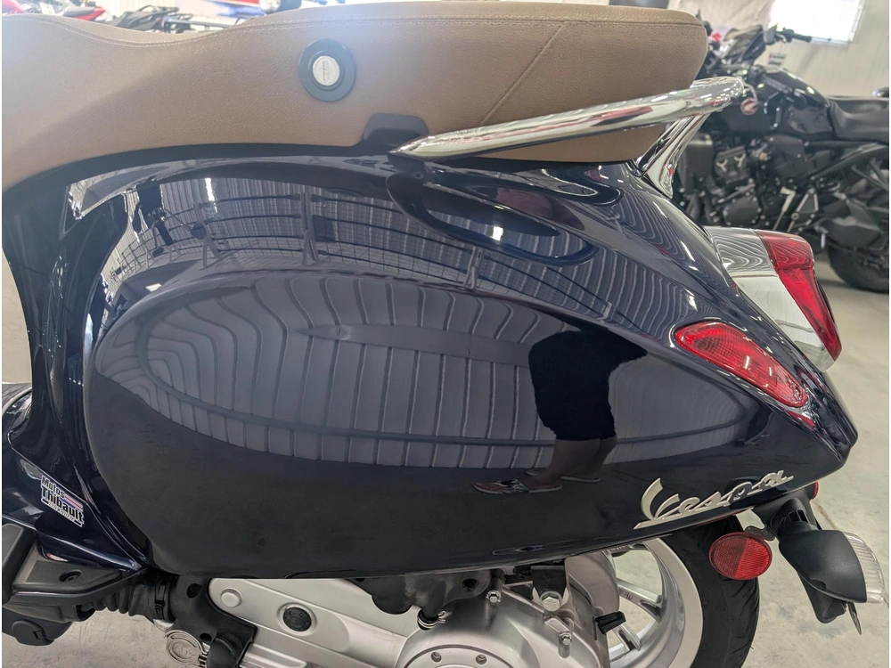 Vespa Primavera 50 2022 alt