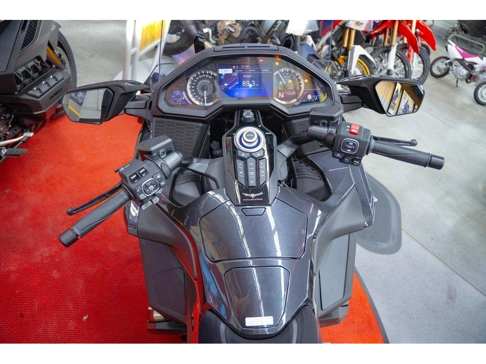 2026 Honda Gold Wing Tour alt