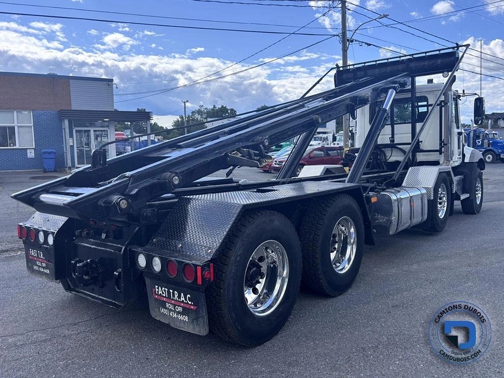 Mack Gu813 2015 alt