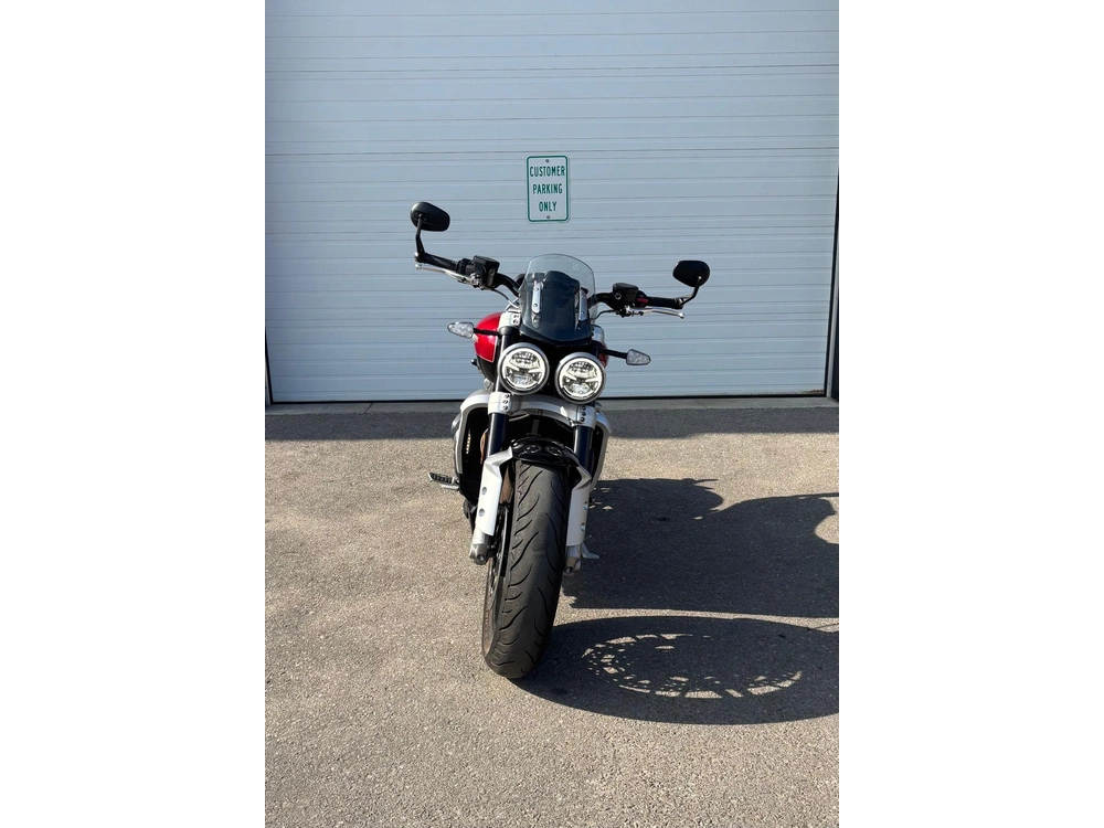 2024 Triumph Rocket 3 alt