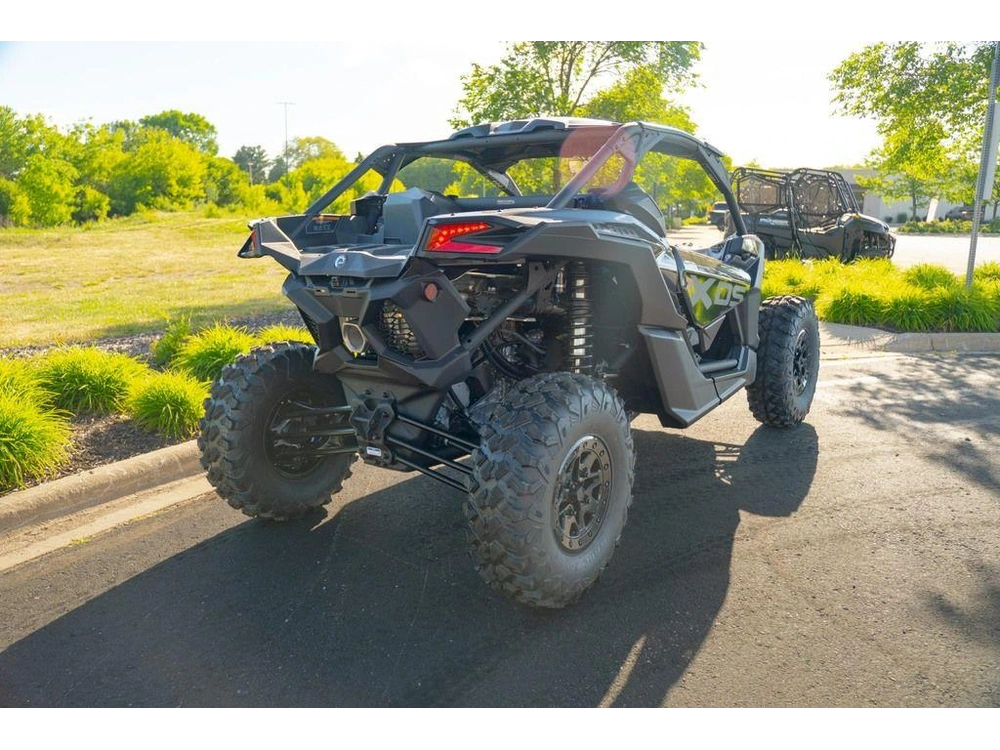 2026 Can-am Maverick X3 X Ds Turbo Rr Triple Black_4.5 In alt
