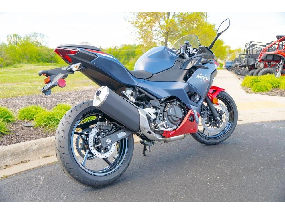 2026 Kawasaki Ninja® 500 Abs Metallic Matte Twilight Blue alt