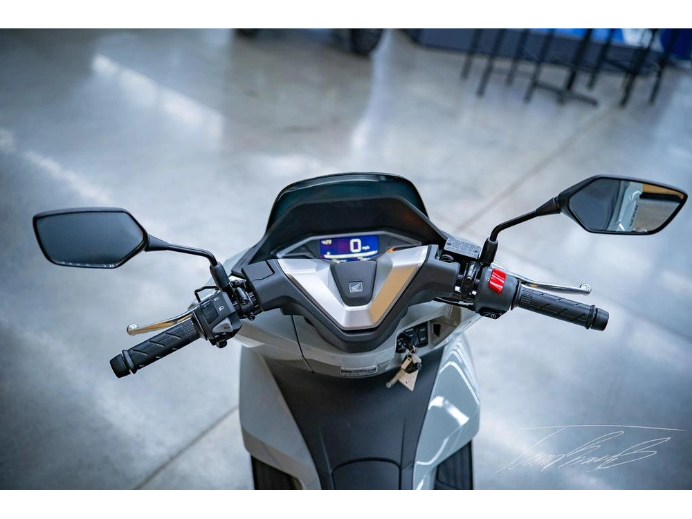 2025 Honda Pcx alt