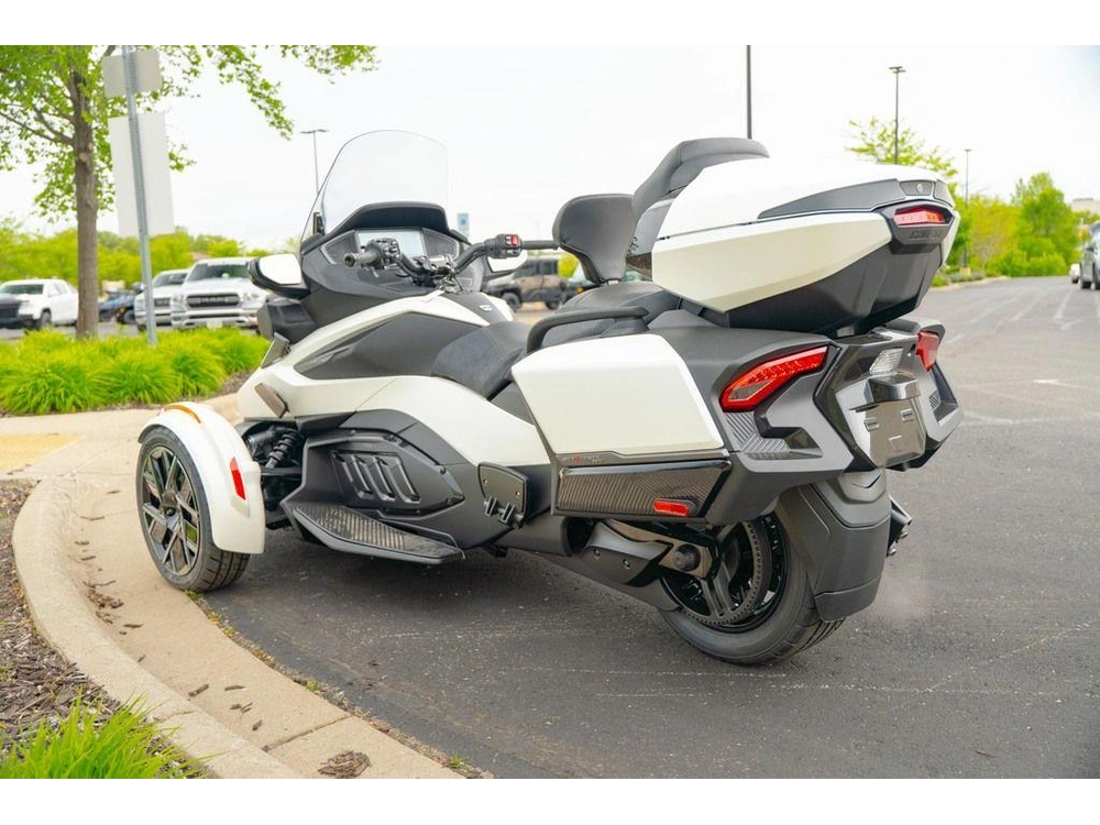 2026 Can-am Spyder Rt Sea-to-sky alt