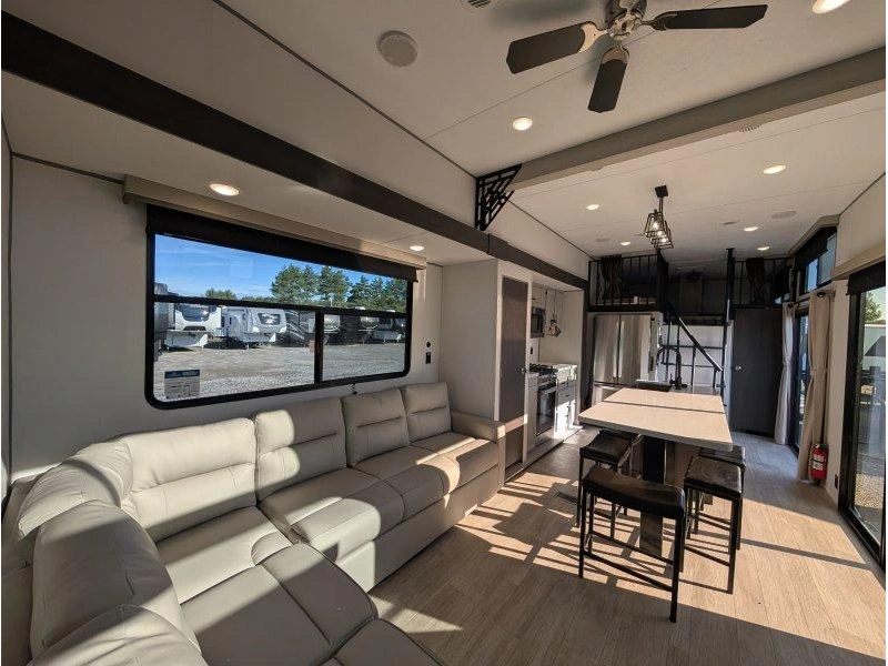 Coachmen Catalina 42condo 2027 alt
