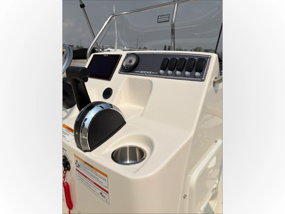 2027 Boston Whaler 170 Montauk