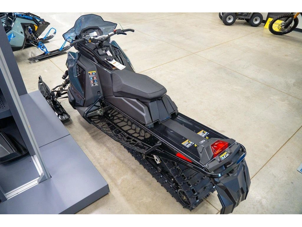2026 Polaris 650 Indy Xc 137 Gloss Black / Blue Dusk alt