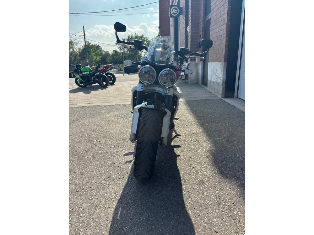 2024 Triumph Rocket 3 alt