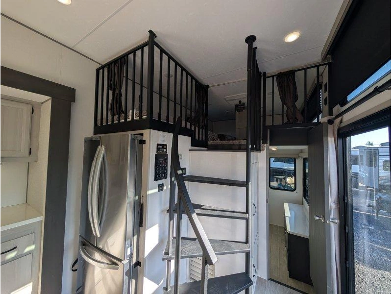 Coachmen Catalina 42condo 2027 alt