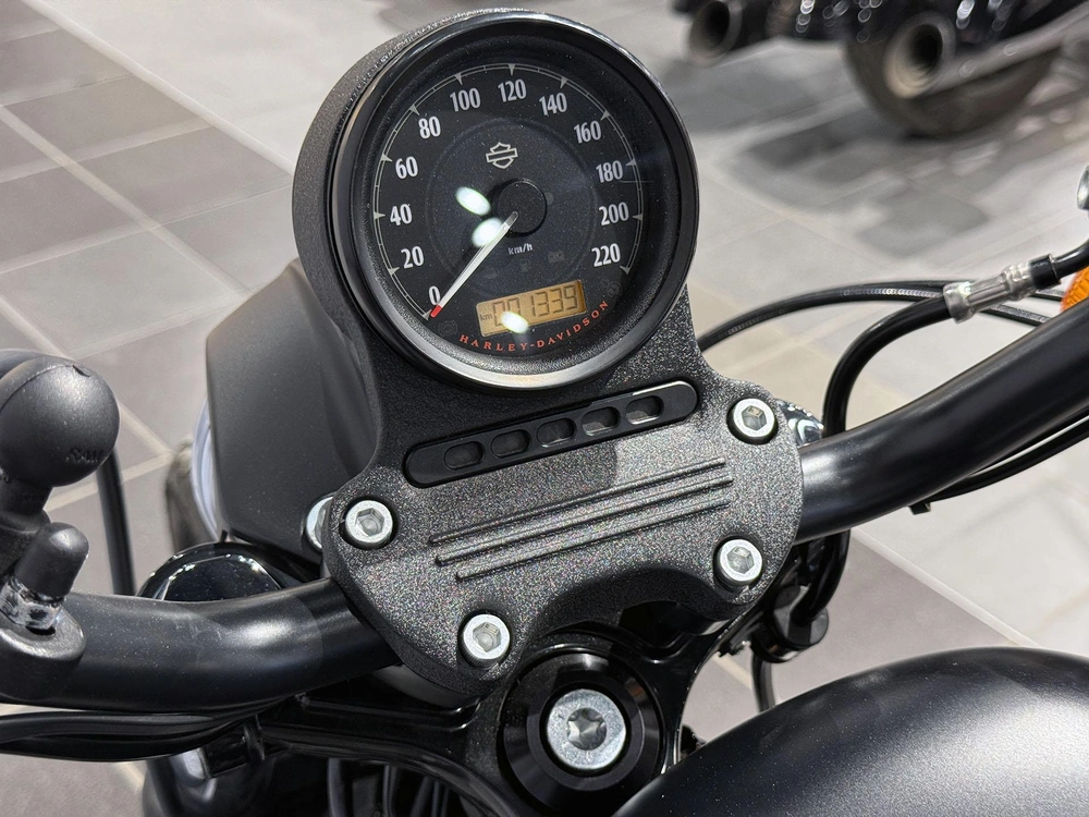 Harley-davidson Sportster Iron 883 Xl883n 2022 alt
