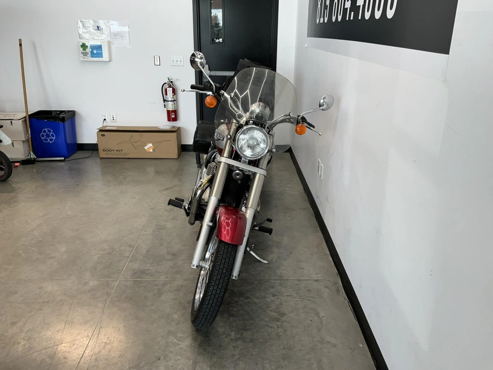 2002 Triumph Bonneville America alt